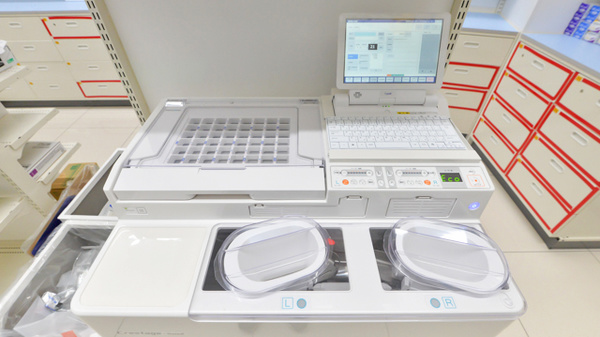 スギ薬局　南富山店の調剤器具