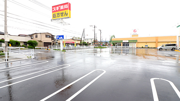 スギ薬局　小田原小台店の駐車場