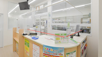 スギ薬局　長瀬駅前調剤店の受付/カウンター