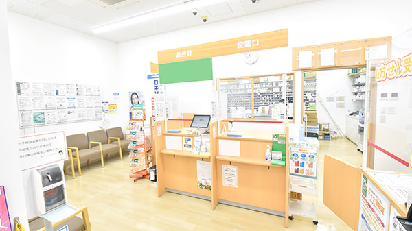 調剤薬局ツルハドラッグ高蔵寺白山店の受付/カウンター