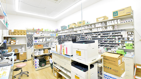 調剤薬局ツルハドラッグ高蔵寺白山店の調剤室