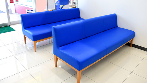 ププレひまわり薬局中島店の待合スペース