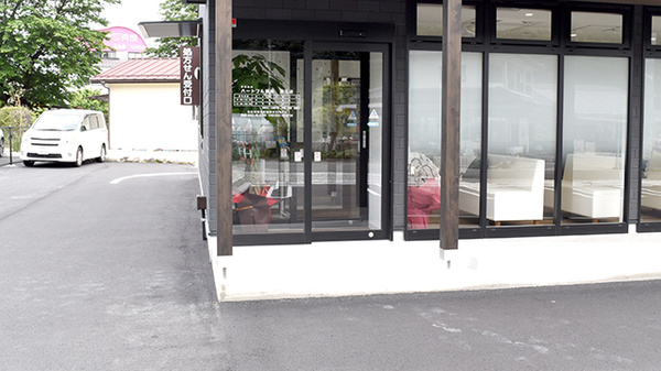 ハートフル薬局　須玉店の入口