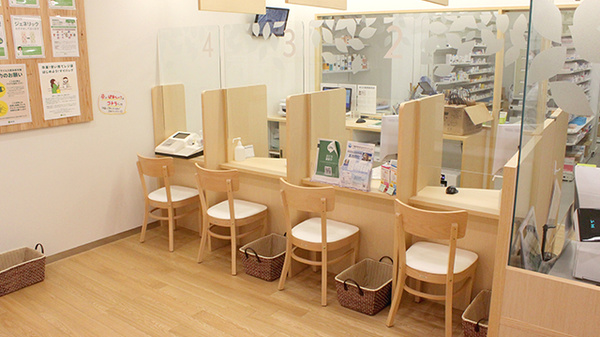 薬樹薬局　ライフ溝口店の受付/カウンター