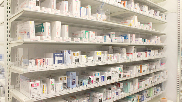 薬樹薬局　ライフ溝口店の薬棚