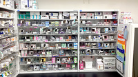 水戸薬局ハーブ店の薬棚