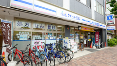 ローソンクオール薬局今出川駅前店の外観