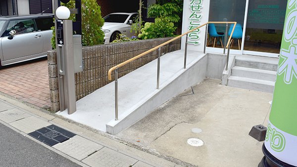 お茶の木薬局のバリアフリー設備