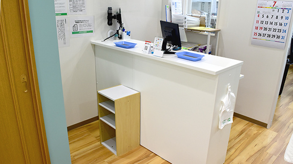 お茶の木薬局の受付/カウンター
