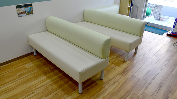 お茶の木薬局の待合スペース