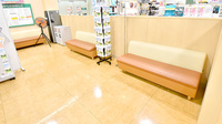 イオン薬局垂水店の待合スペース