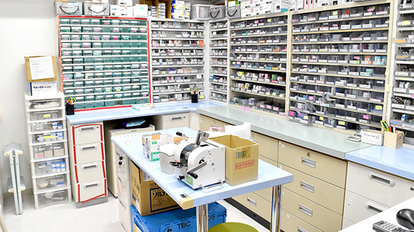 スマイル薬局　片塩店の調剤室
