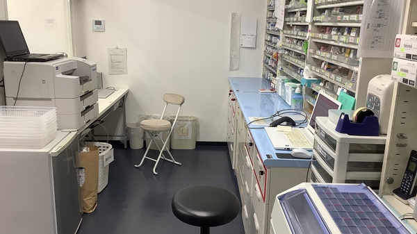 中河原薬局の調剤室