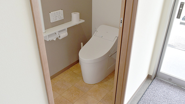 スギひかり薬局問屋町店のお手洗い