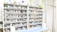 おおがき南調剤薬局の薬棚