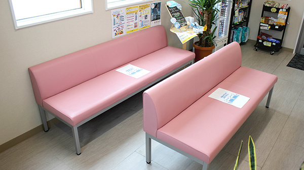 池田薬局 岩城店の待合スペース