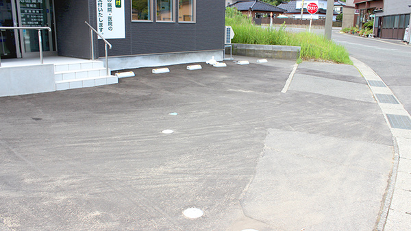 池田薬局 岩城店の駐車場