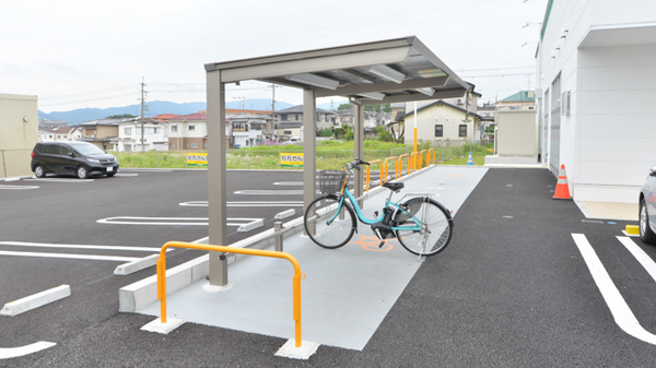 スギ薬局　野々上店の駐輪場