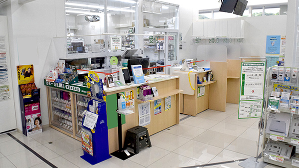 スギ薬局　南生駒店の受付/カウンター