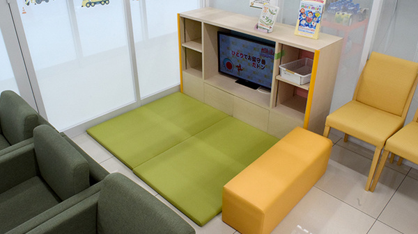 スギ薬局　南生駒店のキッズ用設備