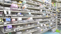 スギ薬局　南生駒店の薬棚