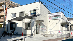 スズラン薬局 千里丘店の外観