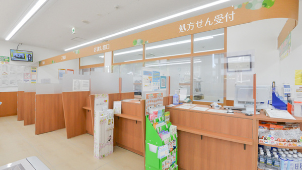 調剤薬局ツルハドラッグ大阪市大病院前店の受付/カウンター