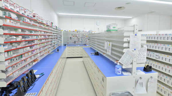調剤薬局ツルハドラッグ大阪市大病院前店の調剤室