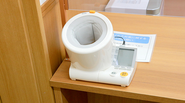 調剤薬局ツルハドラッグ石橋店の血圧計