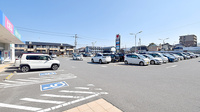 大賀薬局 新宮店の駐車場
