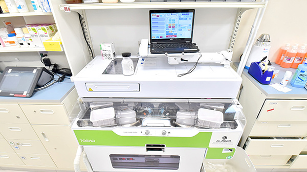 大賀薬局 石丸店の調剤器具