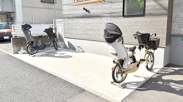 大賀薬局 石丸店の駐輪場