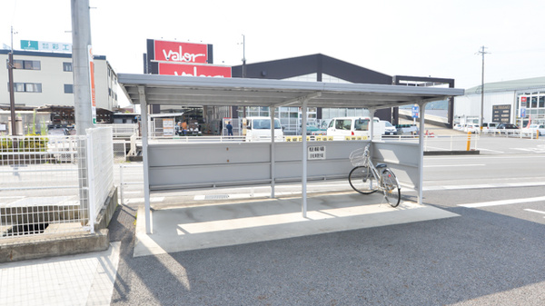 V・drug　領下薬局の駐輪場