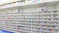 スギ薬局　三芳町店の薬棚