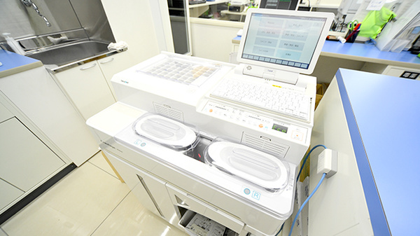 スギ薬局　新中里店の調剤器具