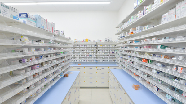 スギ薬局　中川南店の調剤室