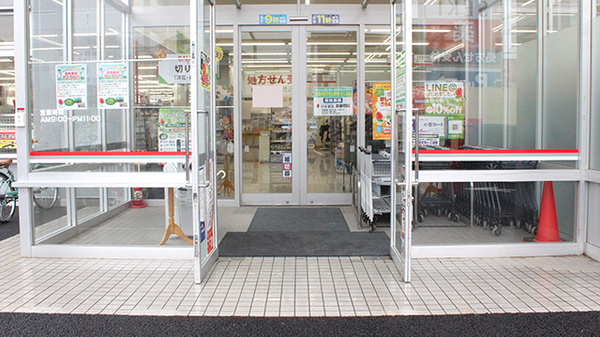 セキ薬局　奈良町店の入口