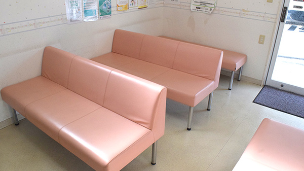 あおば薬局　北山田店の待合スペース