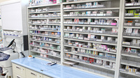 すず薬局　本内店の薬棚