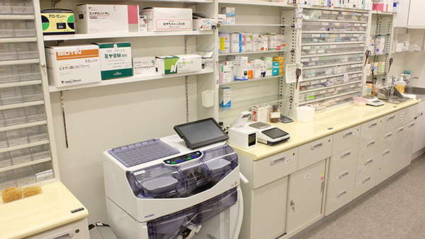 プラザ薬局　ビバモール蕨店の調剤室