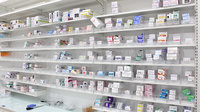 セキ薬局　三室店の薬棚