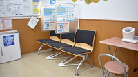 調剤薬局ツルハドラッグ南国中央店の待合スペース