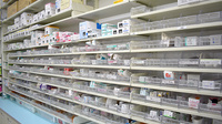 調剤薬局ツルハドラッグ南国中央店の薬棚