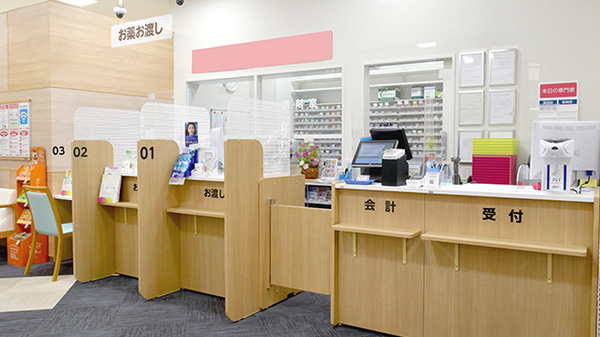 ココカラファイン薬局西新中央店の受付/カウンター