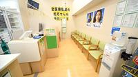 スギ薬局　大宮宮原店の待合スペース