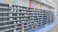 スギ薬局　赤江店の薬棚