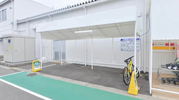 スギ薬局　赤江店の駐輪場