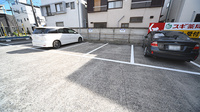 スギ薬局　白幡店の駐車場
