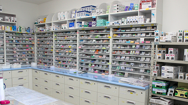 ふじ調剤薬局 那須塩原店の薬棚