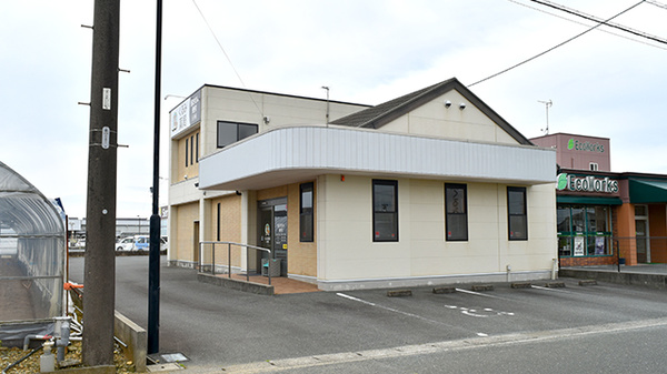 くるみ薬局大人見店の外観